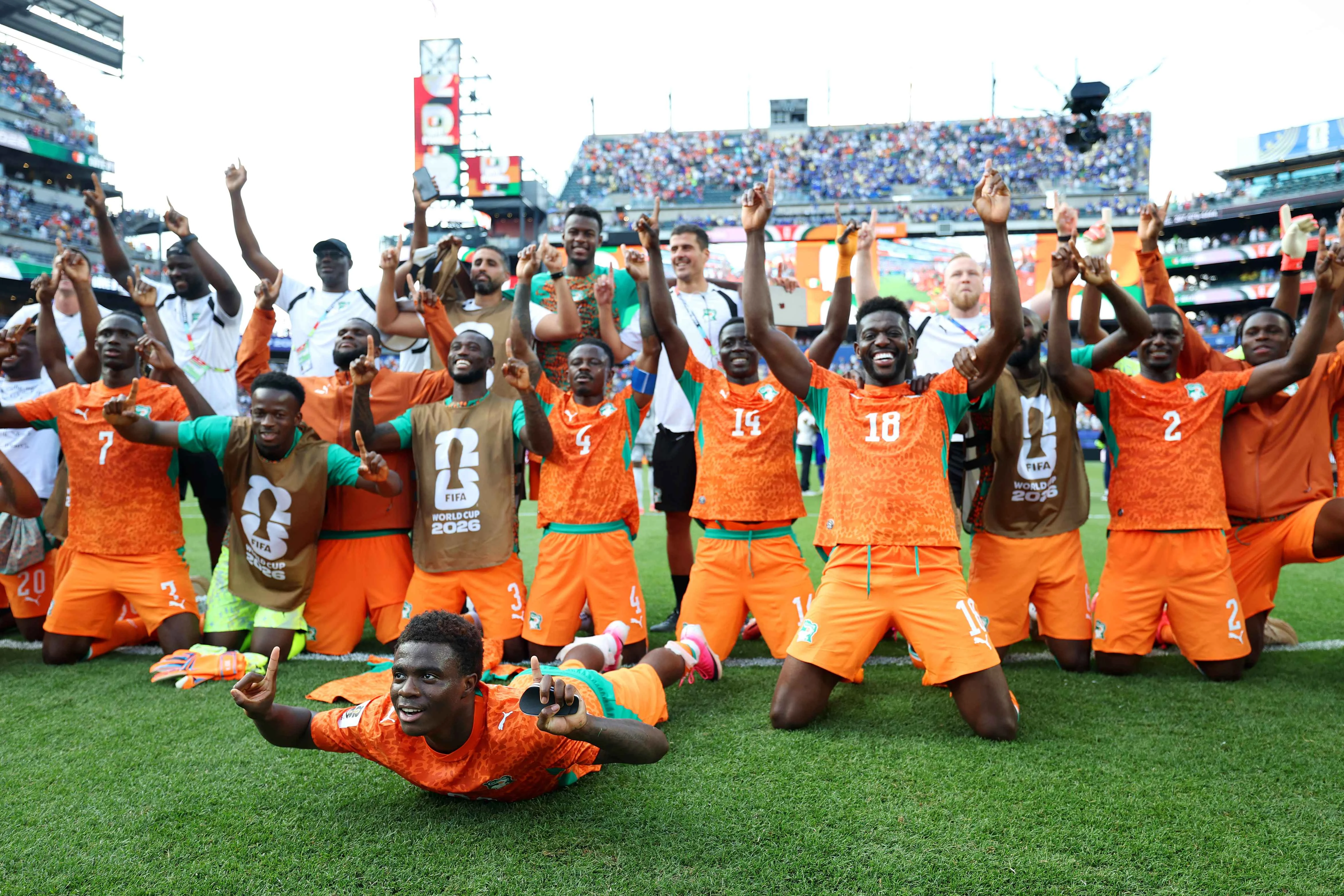 葡萄牙队二比一战胜加纳队罗纳尔多点球破门夺得首胜